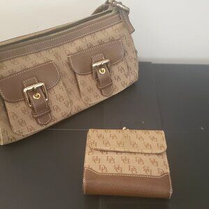 Dooney & Bourke Casual Shoulder Bag with Wallet